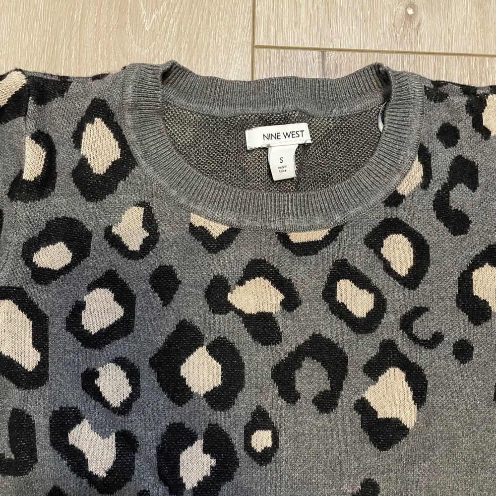 Nine West Women Gray Leopard Print‎ Balloon Sleeve Crew Neck Sweater Size S - Picture 3 of 6